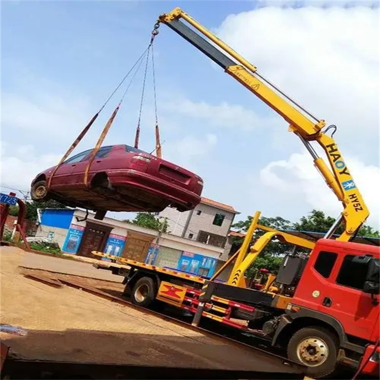 排浦镇吊车吊汽车的正确方法